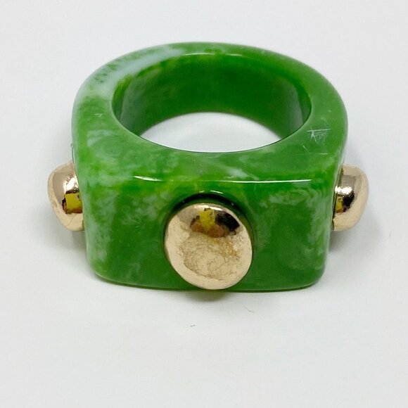 Green Chunky Acrylic Ring Gold Tone Details Statement Size 6 - Picture 2 of 7